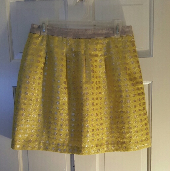 LOFT Yellow Gold  Metallic Polka Dot skirt size 4 - Picture 3 of 6